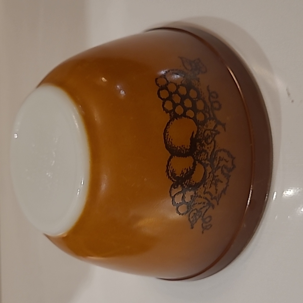Vintage Pyrex Old Orchard pattern nesting mixing bowl 401-750 ml USA